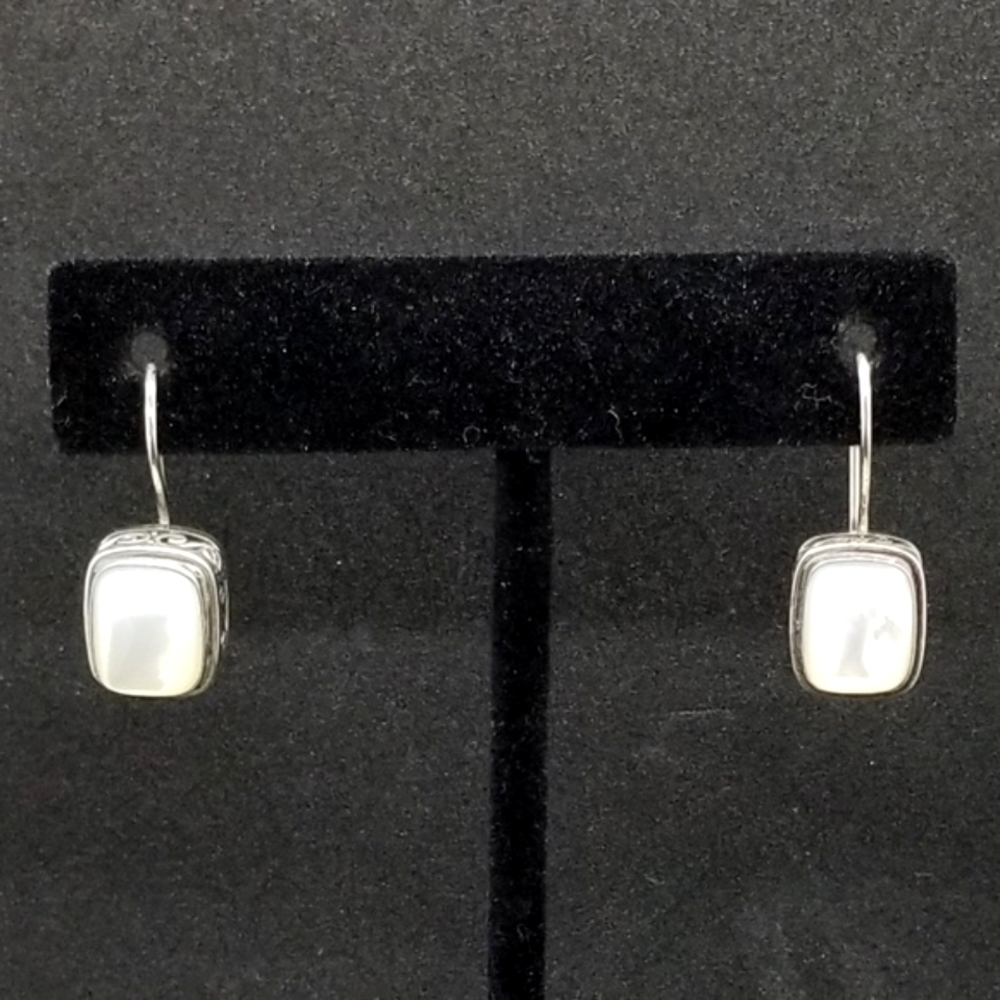 Sterling silver moonstone earrings 🌜
